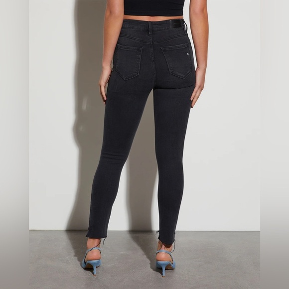 NWOT BDG High Rise Distressed Skinny Jean Dark Wash Size 28 Ultra Stretch - Picture 4 of 12